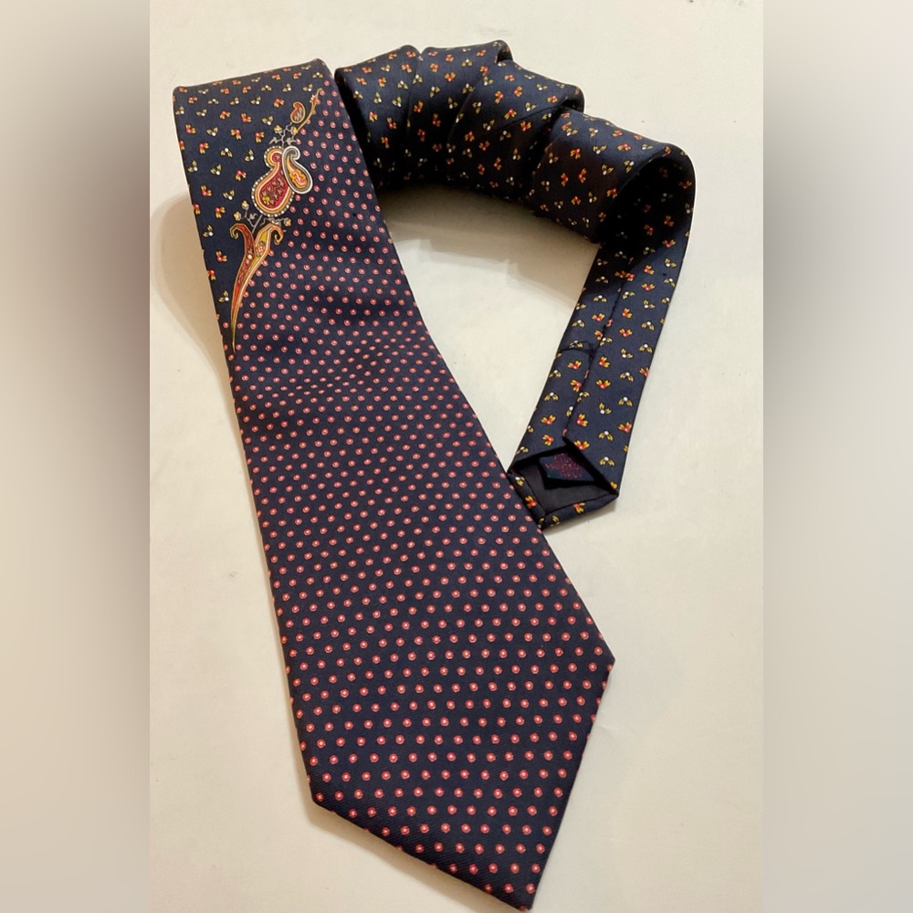 Cacharel Blue Pesley Patterned Tie Authentic 100 % silk tie made in Italy .